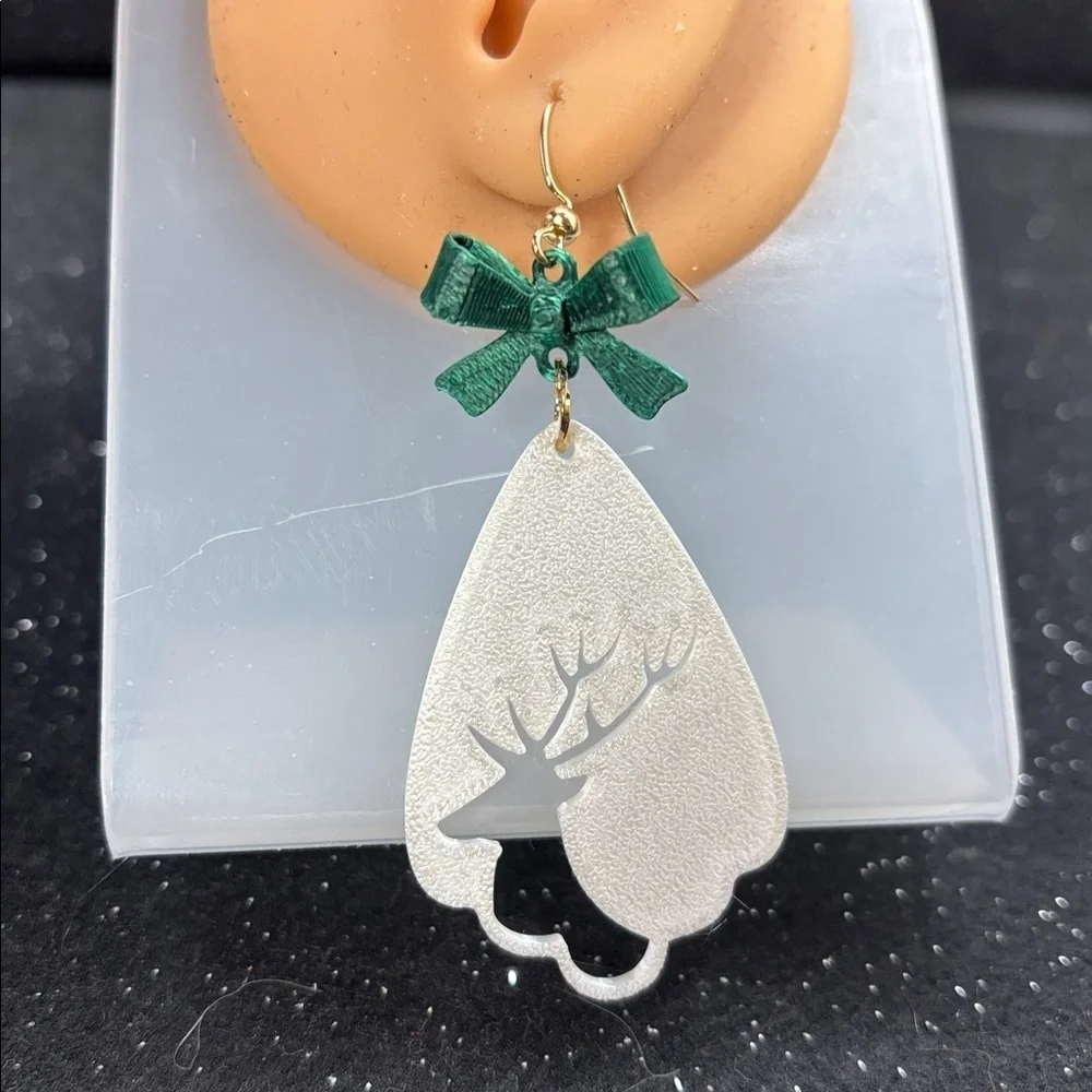 🦌 White Reindeer Bow Earrings 🎀